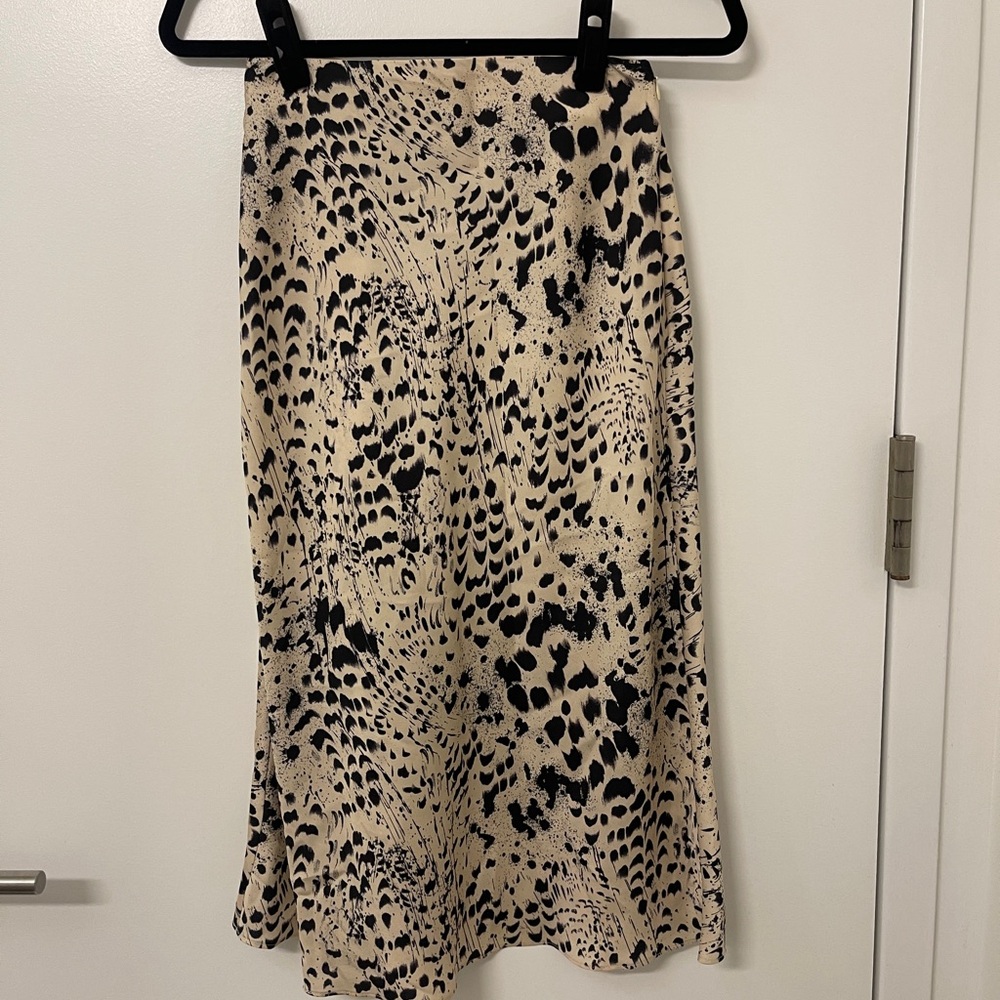 Aritzia Midi Skirt